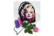 «Diva». Front with the chain strap